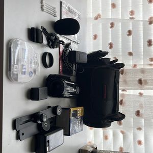 Canon Camera (VIXIA HR R600)